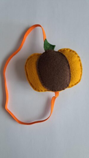 Marque-page d'automne élastique pratique et citrouille en feutrine pour garder vos pages avec style et douceur.